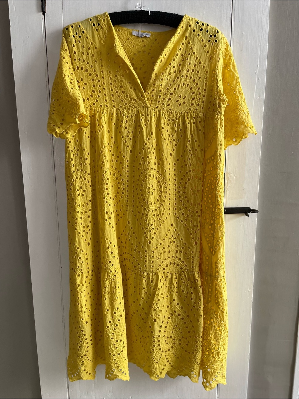Vanessa Zani Yellow Eyelet Embroidered 100% Cotton V-Neck Tier Dress M Italian